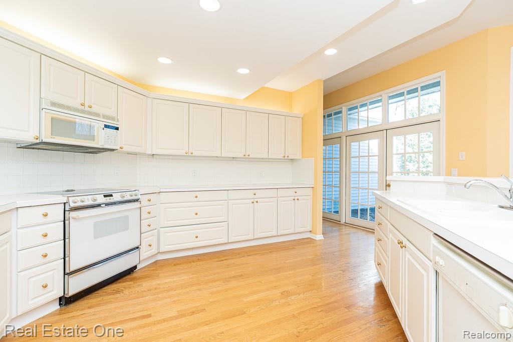 5181 Stonehenge Drive, Rochester, MI 48306 — Photo 20