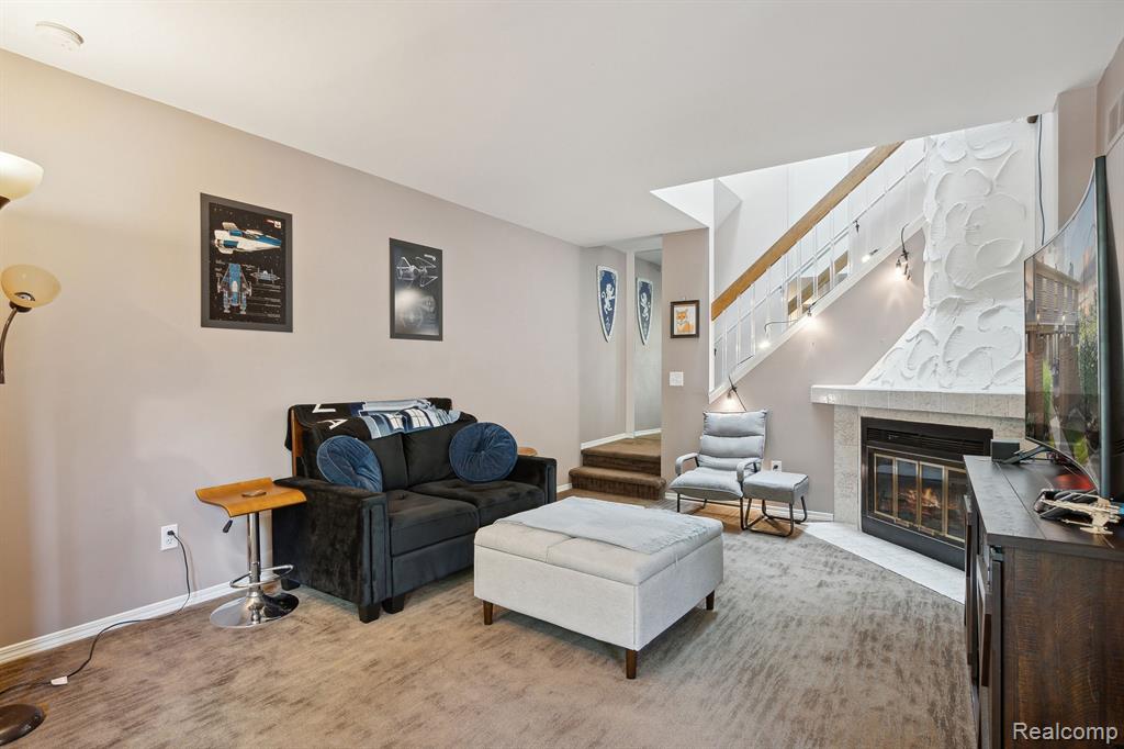 22040 EDGEWATER, Novi, MI — Photo 15