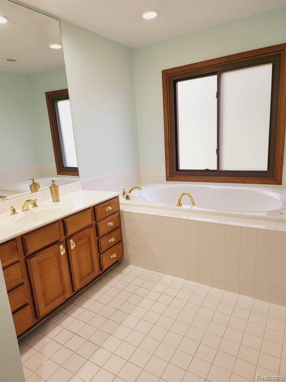 760 Stanford Circle, Rochester Hills, MI 48309 — Photo 13
