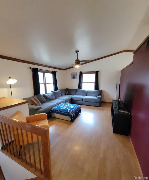 890 Tyrone Avenue, Waterford, MI 48328 — Photo 8