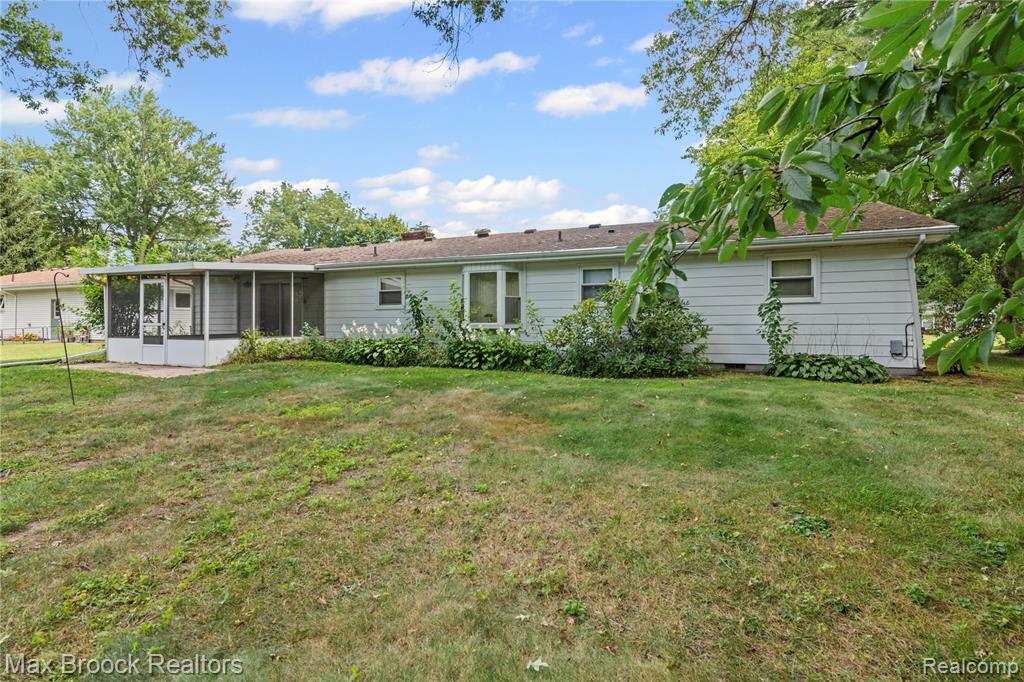 8071 Comanche Trail, Temperance, MI 48182 — Photo 24