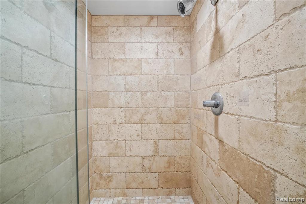 525 W Lafayette Boulevard, 16D, Detroit, MI 48226 — Photo 19