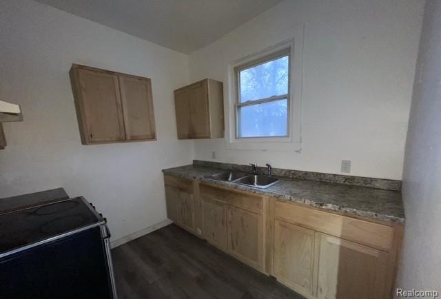 3316 Glynn Court, Detroit, MI 48206 — Photo 7