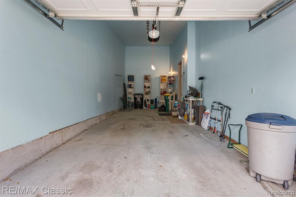 38360 Chessington, Farmington Hills, MI 48331 — Photo 32