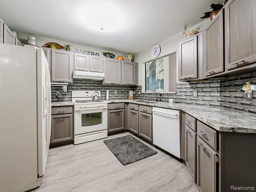 2591 Maple Forest Court, 1, Wixom, MI 48393 — Photo 2