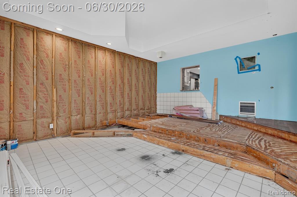 904 N Park Street, Highland, MI 48356 — Photo 21