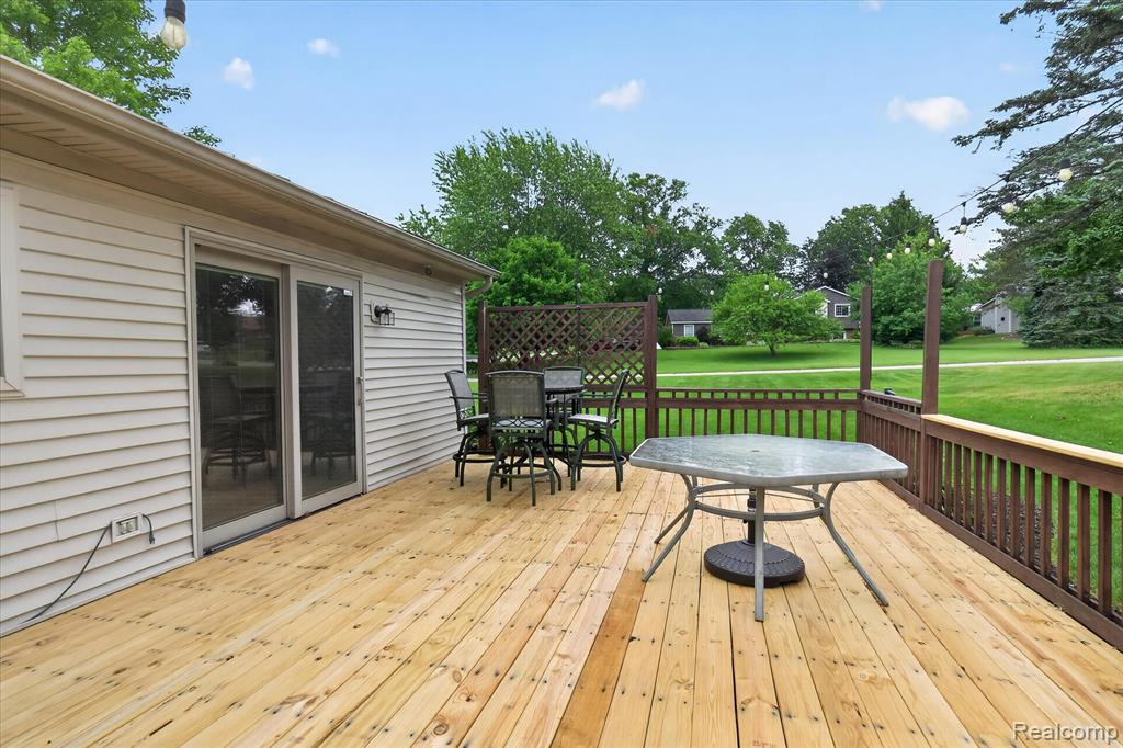 4903 Cape Town, Highland, MI 48356 — Photo 32