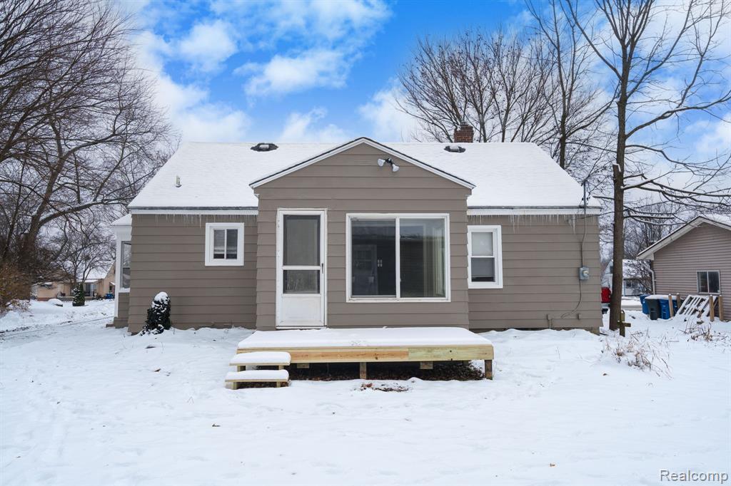 76 Scott Lake Road, Waterford, MI 48328 — Photo 17
