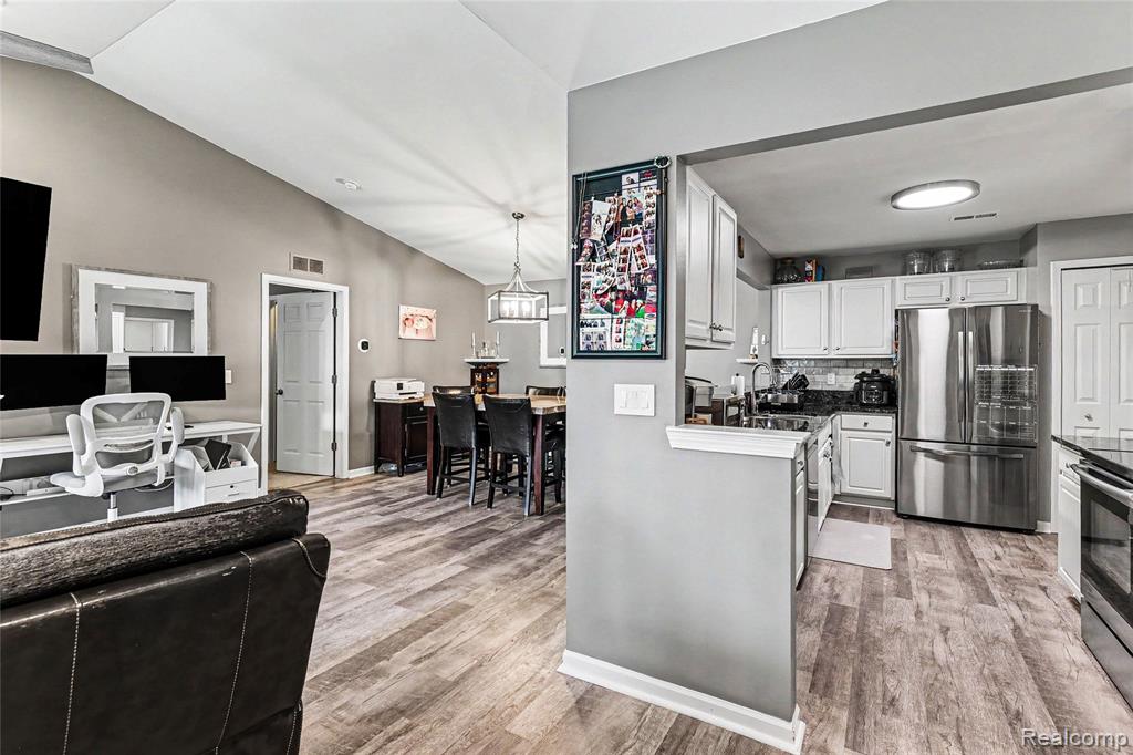 16440 Dominion Drive, Macomb, MI 48044 — Photo 11
