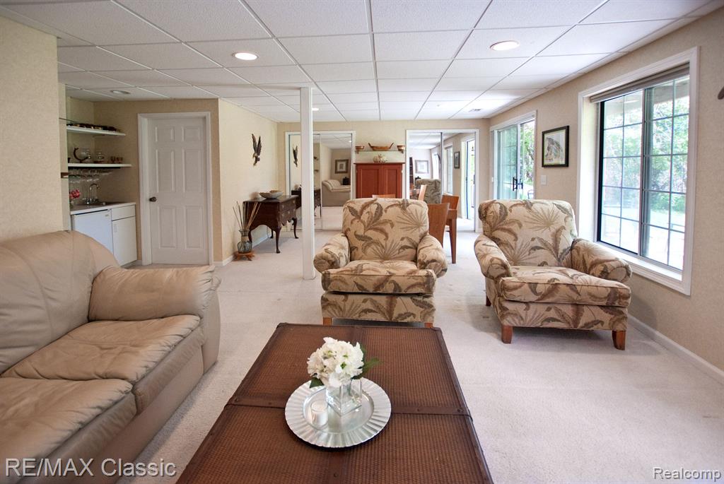 587 Winwood Circle, 20, Walled Lake, MI 48390 — Photo 27