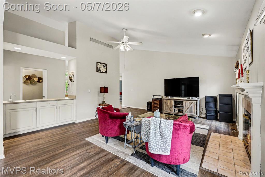 936 Wildbrook Lane, Lake Orion, MI 48362 — Photo 8
