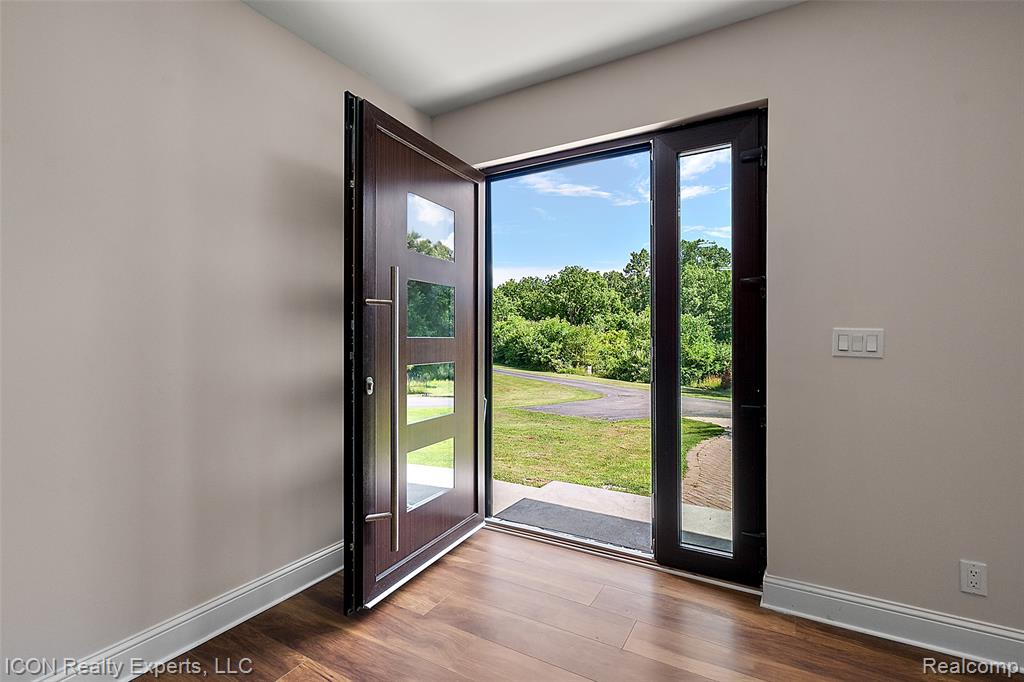 6727 Napier Road, Plymouth, MI 48170 — Photo 24