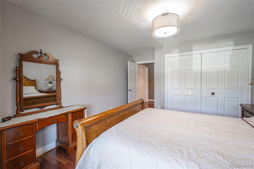 5429 Shorewood Drive, Fort Gratiot, MI 48059 — Photo 47
