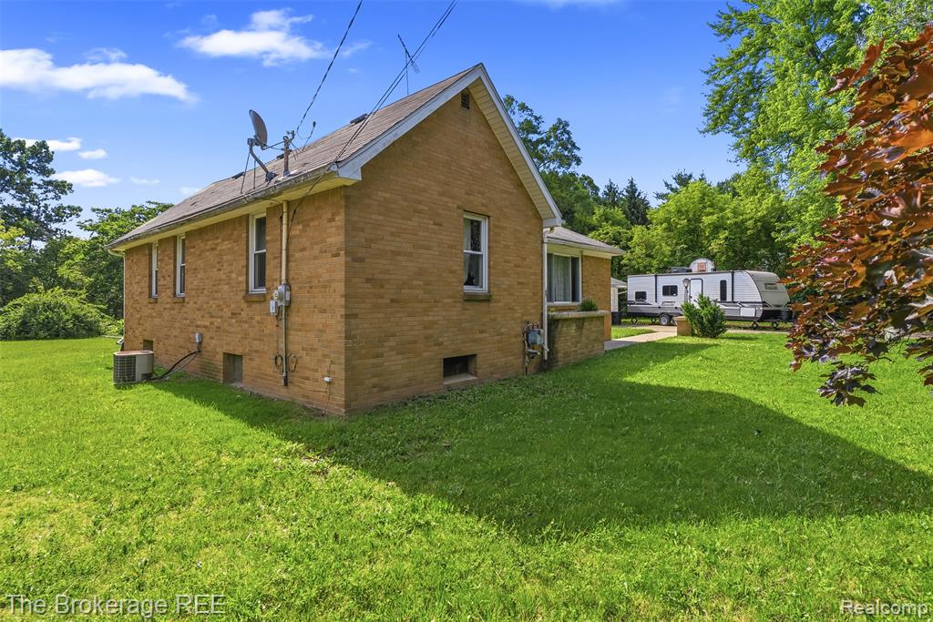 3290 Drexel Avenue, Flint, MI 48506 — Photo 2