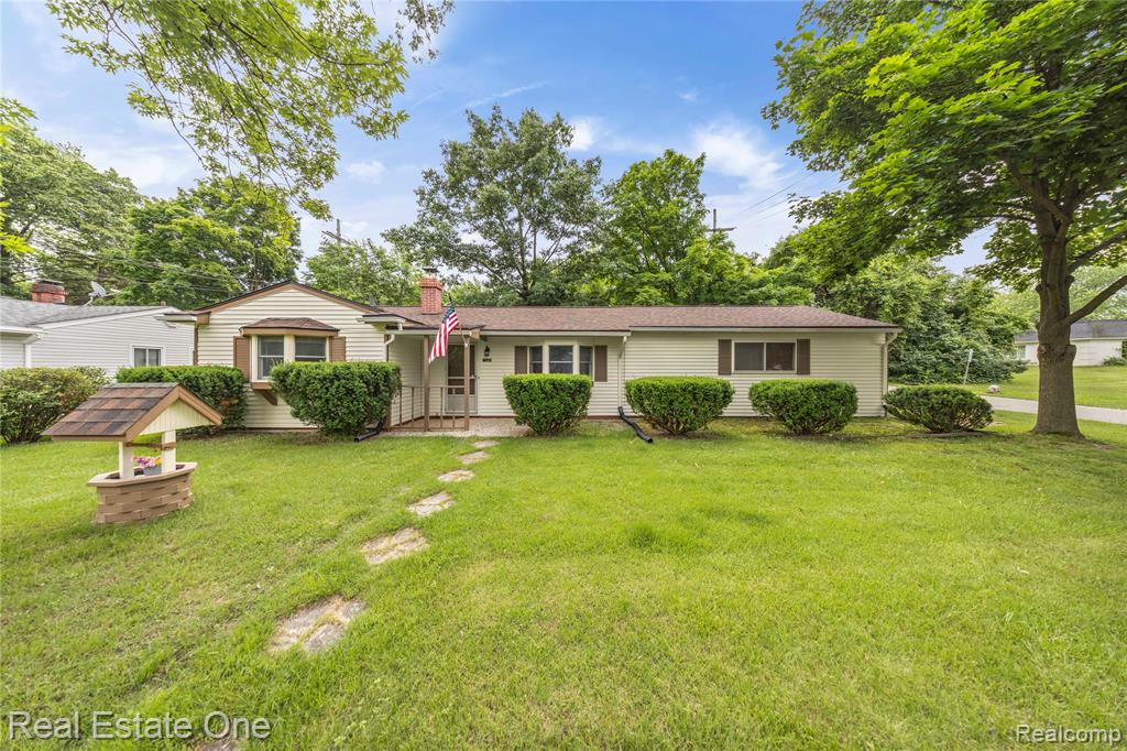 7241 Richardson Road, West Bloomfield, MI 48323 — Photo 2