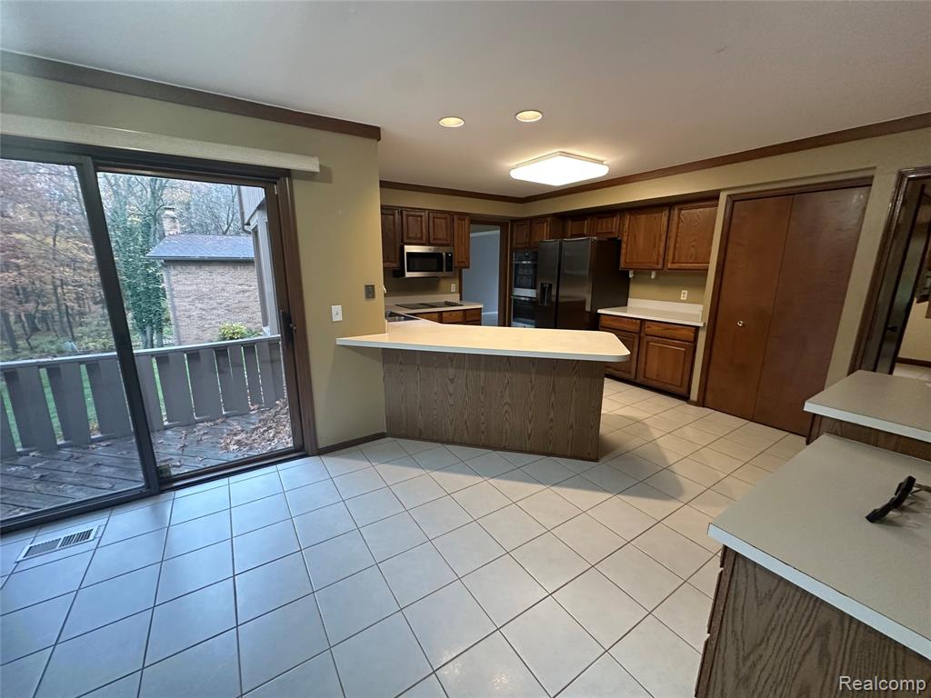 6473 Red Oak Drive, Troy, MI 48098 — Photo 18
