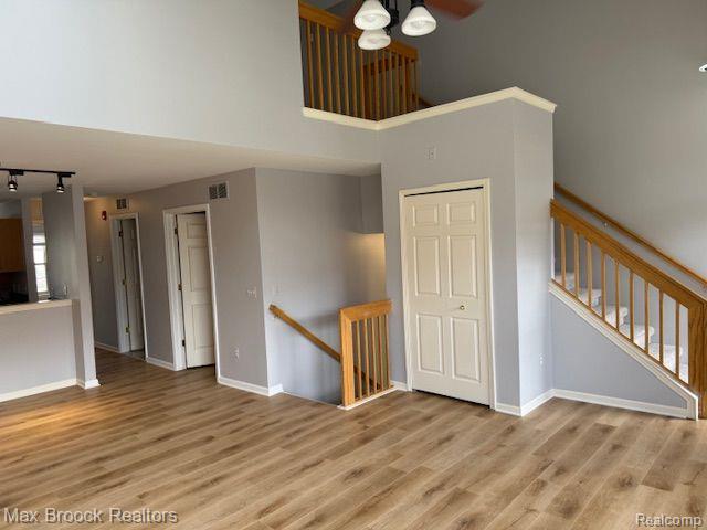 421 OLD PINE Way, Walled Lake, MI 48390 — Photo 3