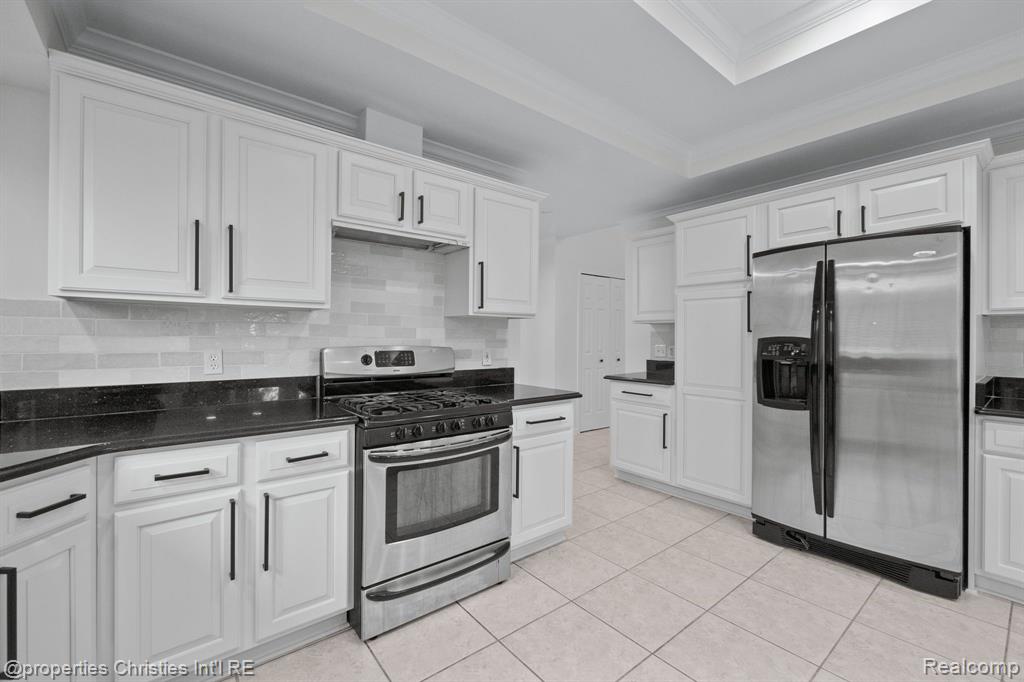54582 CABRILLO Drive, Macomb, MI 48042 — Photo 13