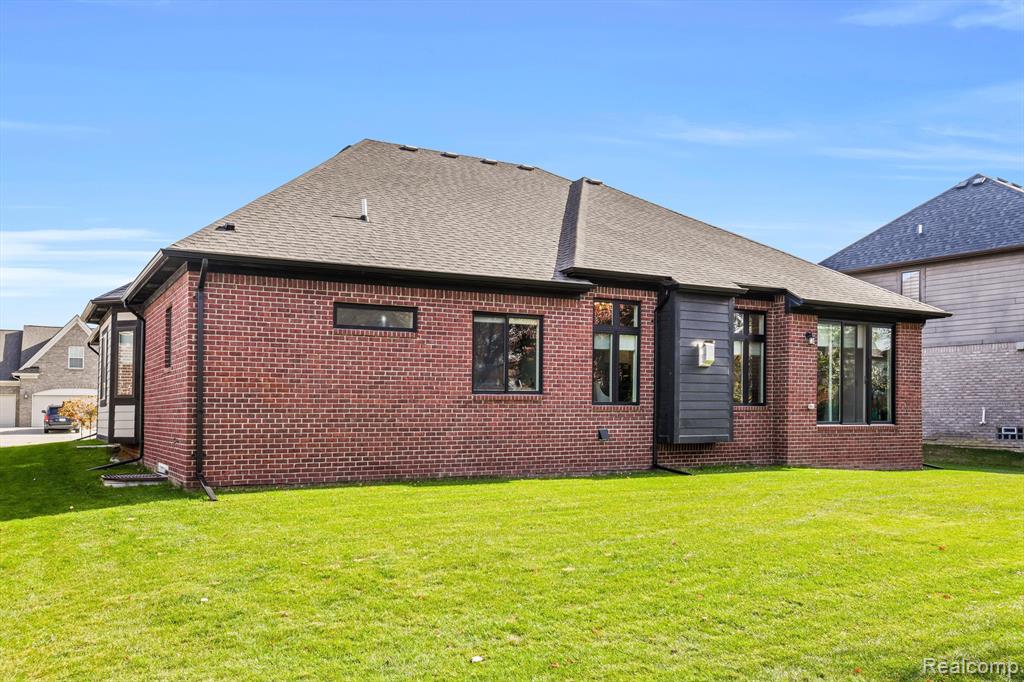 50035 ANITA Way N, Macomb, MI 48044 — Photo 32