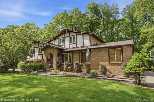 6884 Aeroview Street, West Bloomfield, MI 48324 — Photo 2