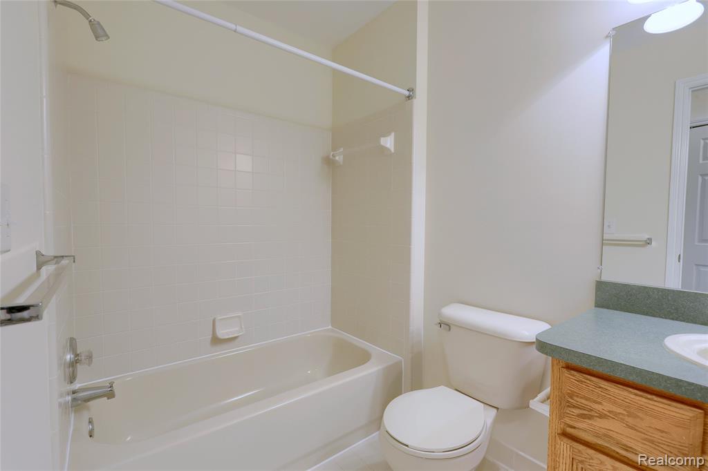 4434 Honeysuckle Drive, Sterling Heights, MI 48314 — Photo 21