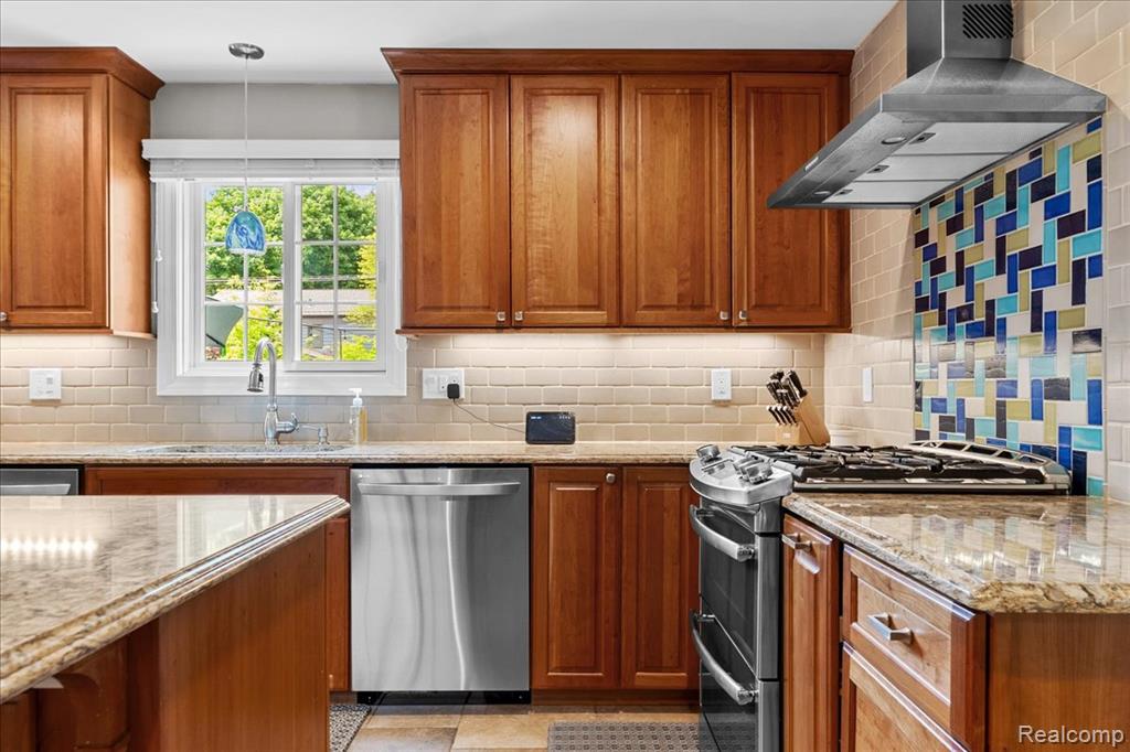 931 S Shady Hollow Circle, Bloomfield Hills, MI 48304 — Photo 13