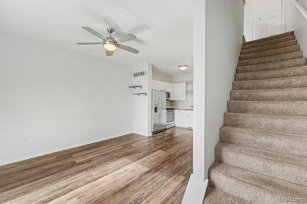273 E PALMER Street, 3, Detroit, MI 48202 — Photo 17