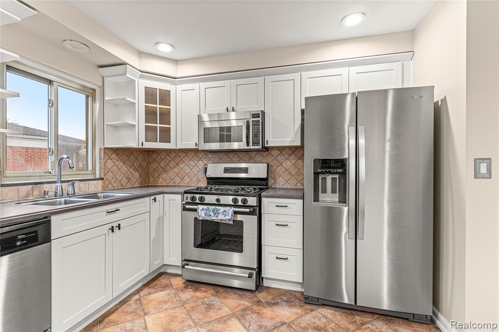 7148 Plainfield Street, Dearborn Heights, MI 48127 — Photo 11