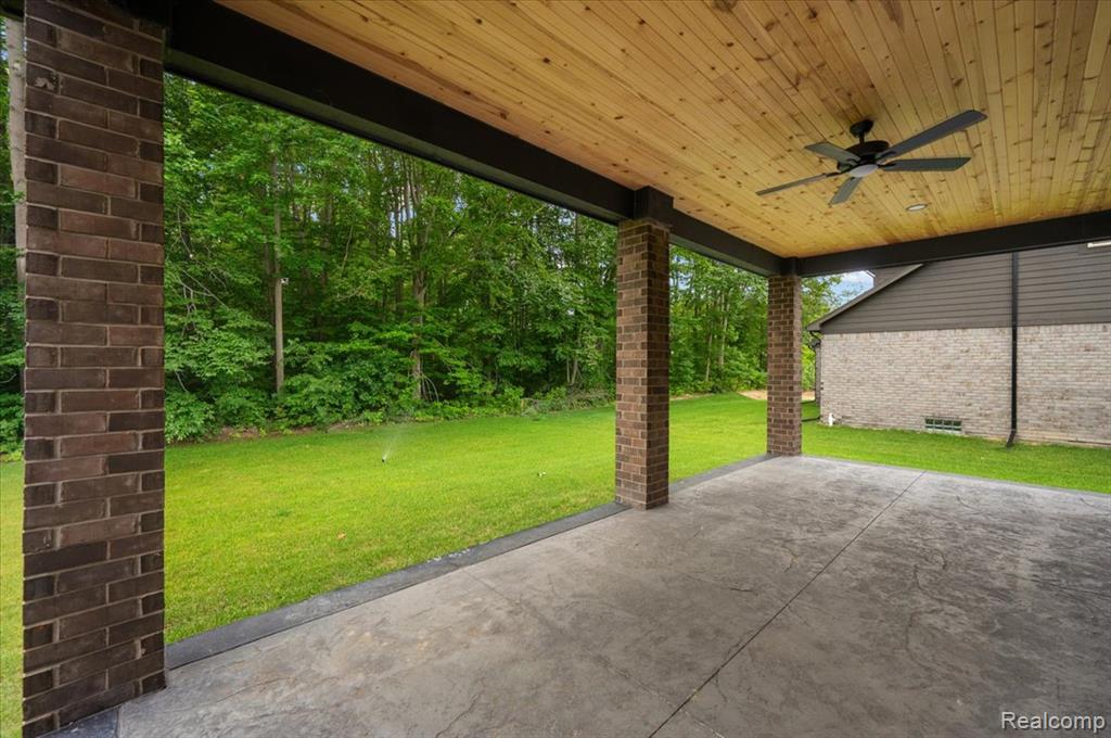 24318 Tullymore Drive, Macomb, MI 48042 — Photo 9