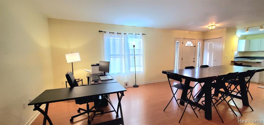 506 DECKER Road, Walled Lake, MI 48390 — Photo 7