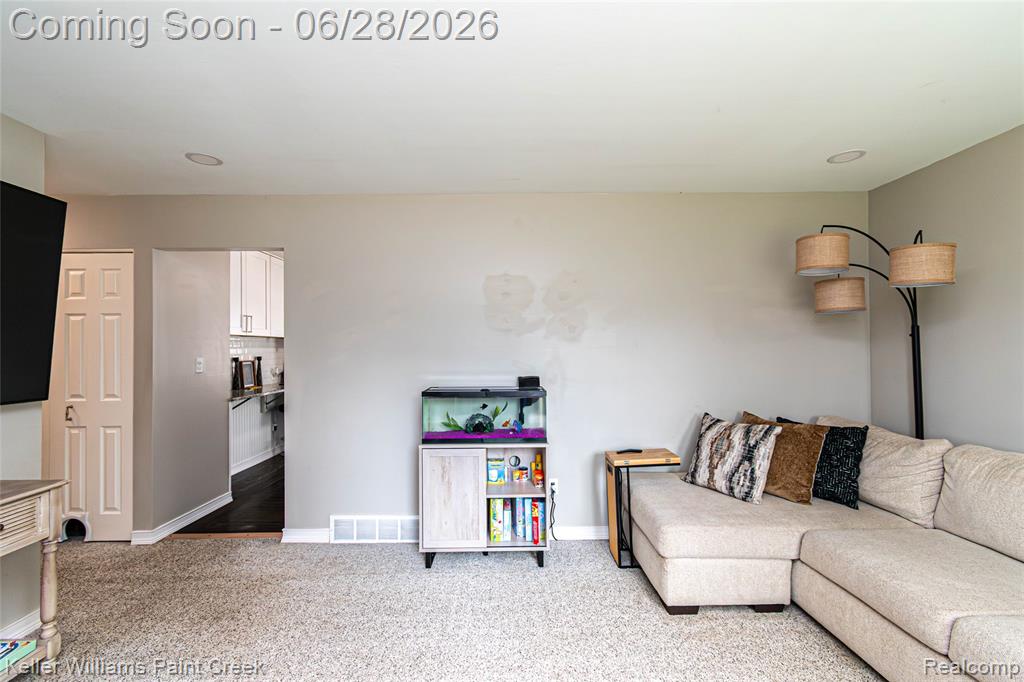 9075 Headley Drive, Sterling Heights, MI 48314 — Photo 16