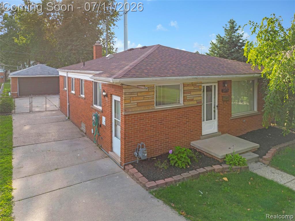 5965 N Lafayette Street, Dearborn Heights, MI 48127 — front exterior