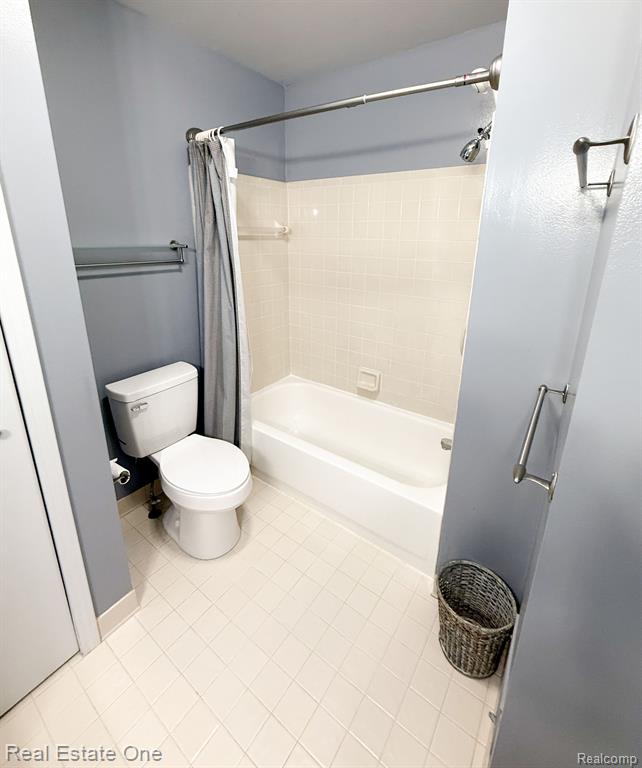 1588 DOVER Hill S, Walled Lake, MI 48390 — Photo 16