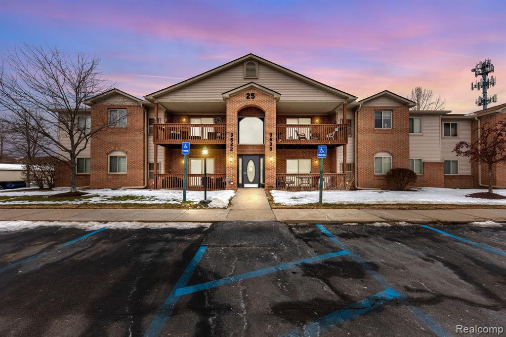 9624 Sawgrass Court, Belleville, MI 48111 — Photo 22