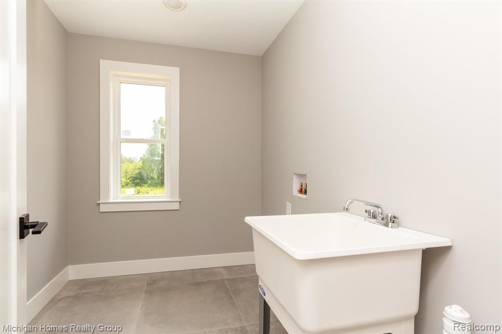 2910 LOON Drive, Wixom, MI 48393 — Photo 86