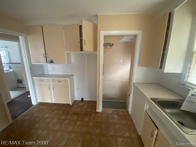 18904 Mallina Street, Grosse Pointe, MI 48236 — Photo 19