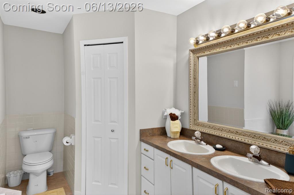 9961 Cross Creek Drive, South Lyon, MI 48178 — Photo 40