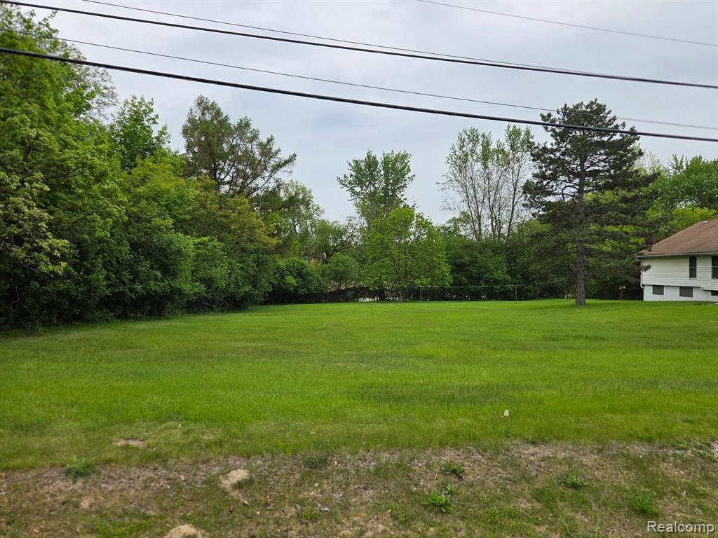 7545 Pontiac Trail, West Bloomfield, MI 48323