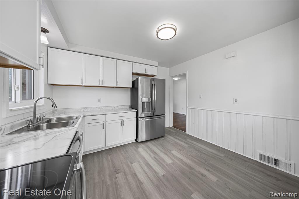 8177 Gary Avenue, Westland, MI — Photo 17