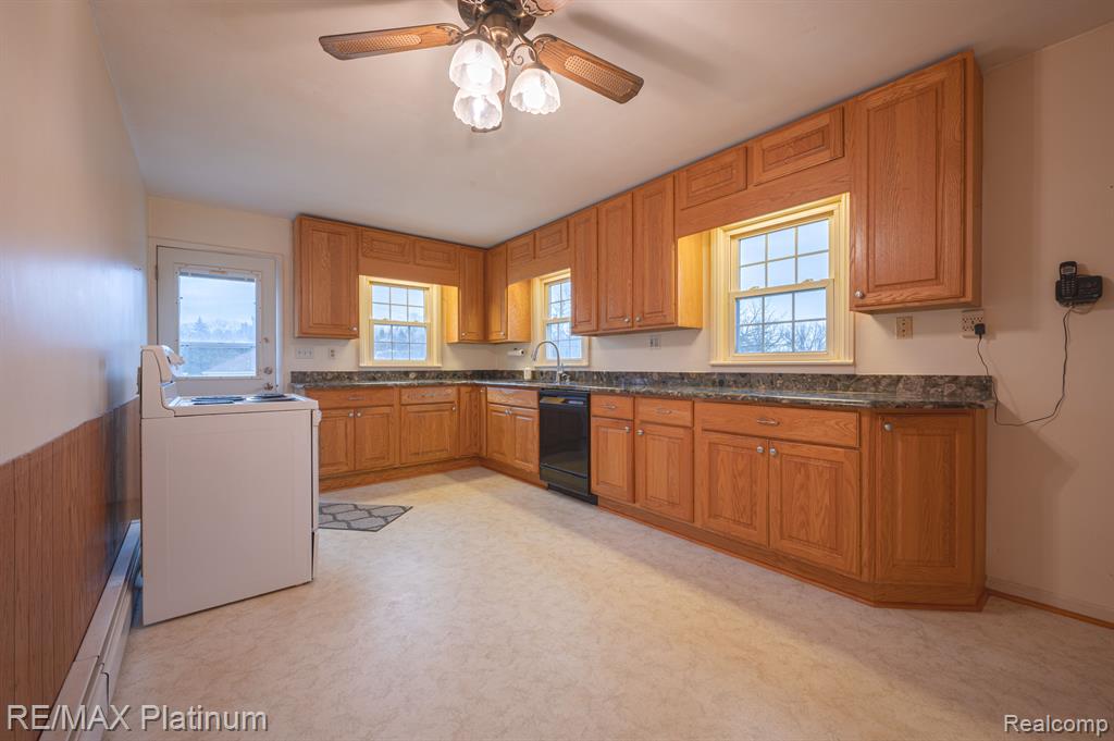 850 W MAPLE Road, Milford, MI 48381 — Photo 14