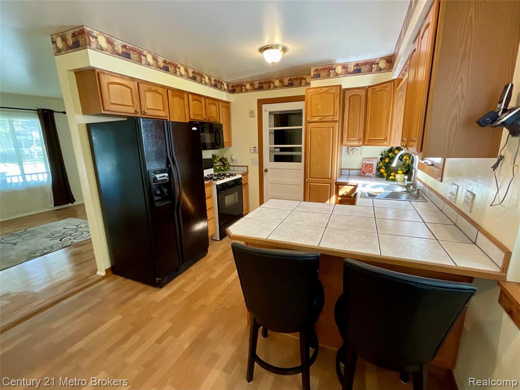 6272 Elro Street, Burton, MI 48509 — Photo 10