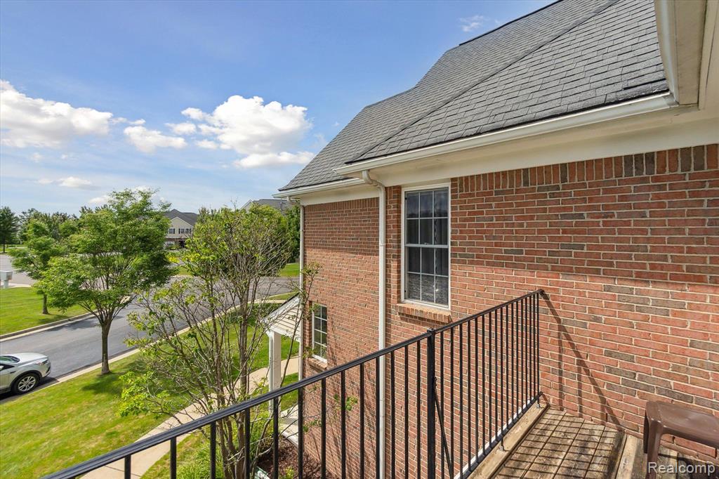 1012 SHIAWASSEE Circle, Howell, MI 48843 — Photo 33