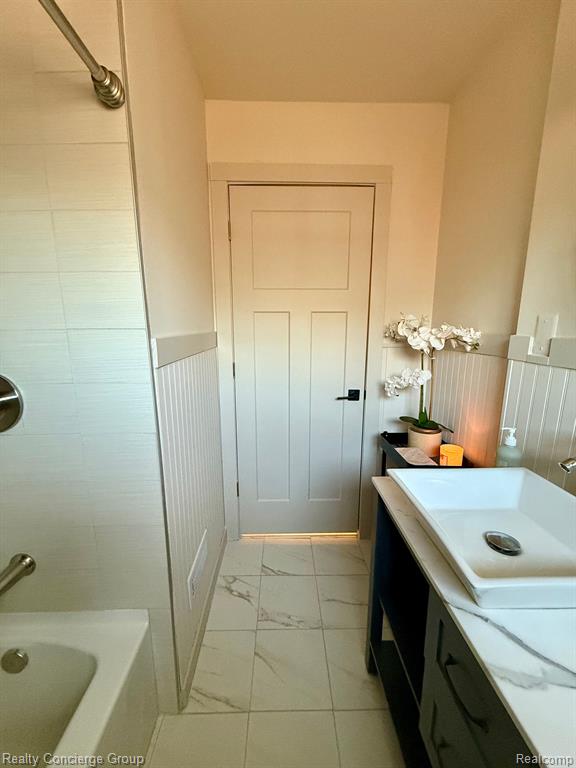 400 N LEONA Avenue, Garden City, MI — Photo 20