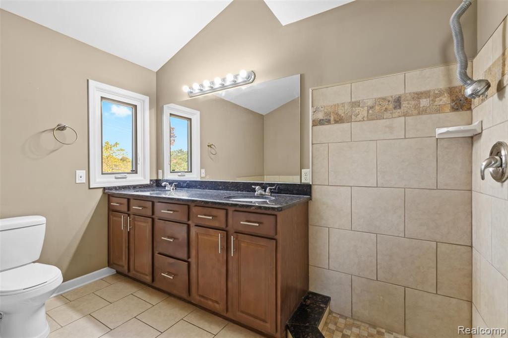44808 Rivergate Drive, Clinton Twp, MI 48038 — Photo 24