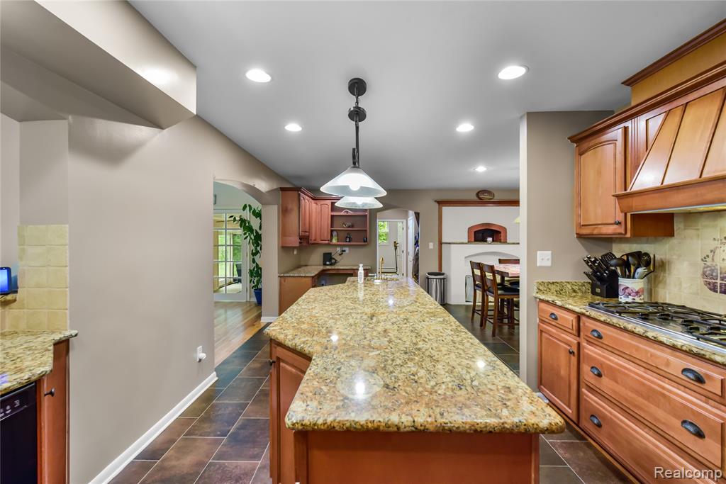 26060 Hidden Lane, Grosse Ile, MI 48138 — Photo 22