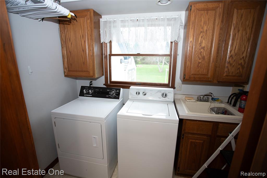 246 Nicklas Court, Oxford, MI 48371 — Photo 37