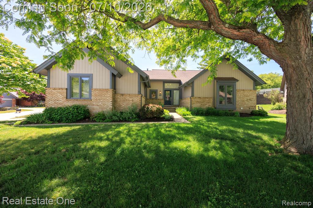 986 River Bend Drive, Rochester Hills, MI 48307 — front exterior