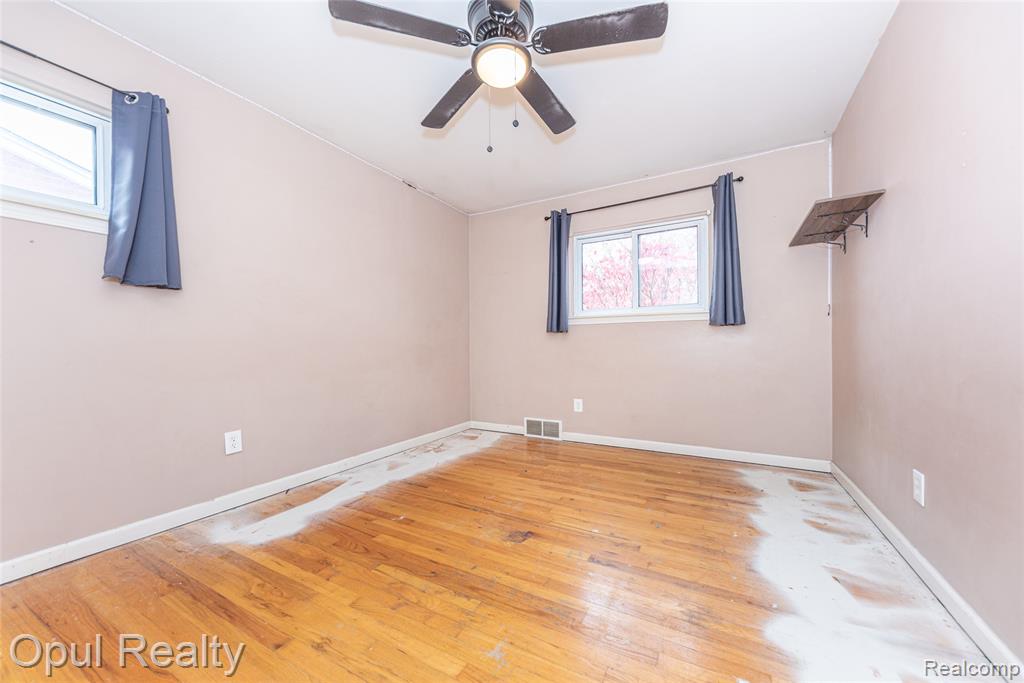 8234 Perrin Avenue, Westland, MI — Photo 19