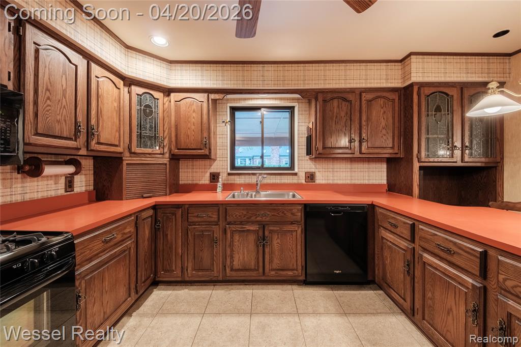 53659 Wolf Drive, Shelby Twp, MI 48316 — Photo 15