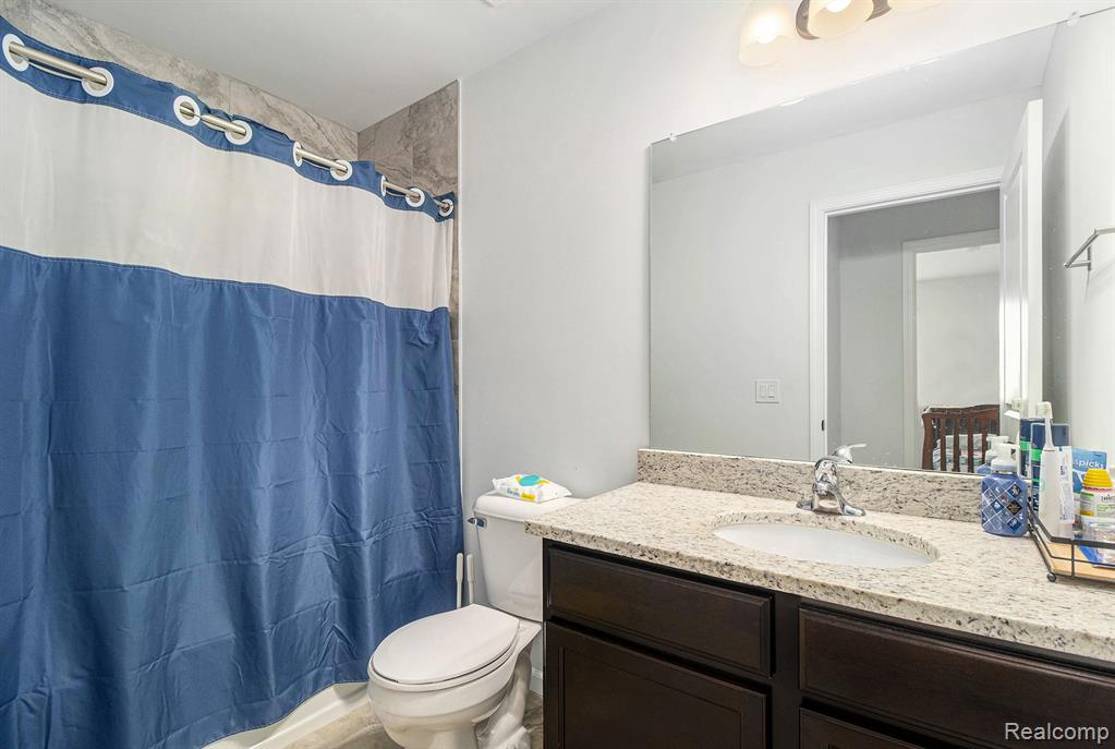 8301 Berwick Drive, Westland, MI — Photo 17